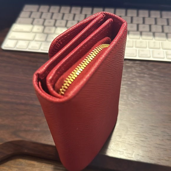 Prada Red Plaque Logo Trifold Wallet - Picture 4 of 10